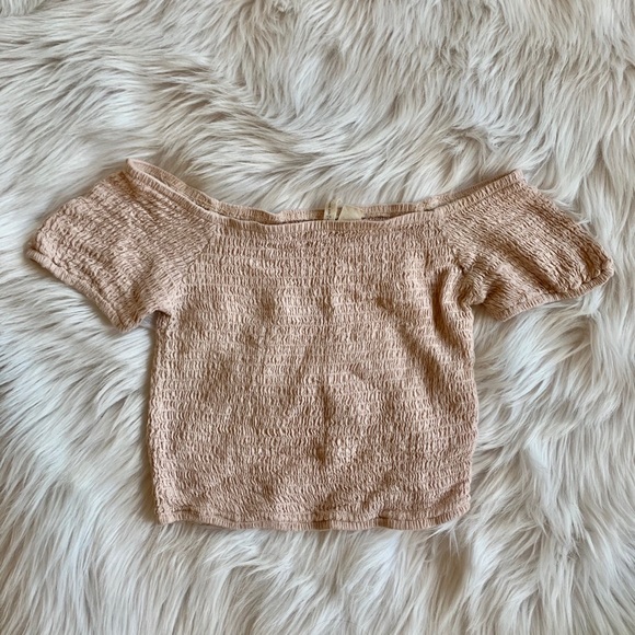 Japna Tops - Super cute off the shoulder crop top!